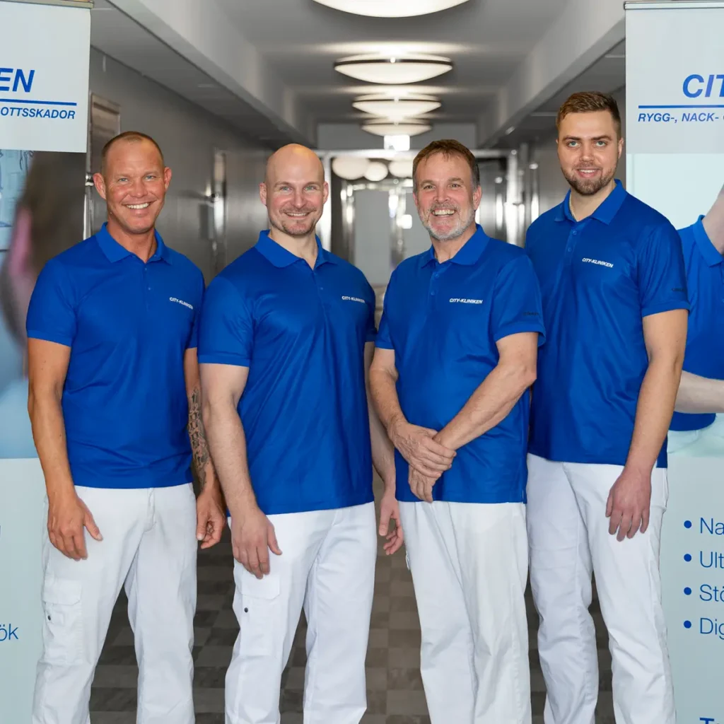 Gruppbild på City-Klinikens legitimerade naprapater i Göteborg, experter på behandling av tennisarmbåge och senbesvär.